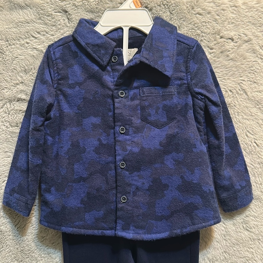 New Ocean Coast 2 pc set size 12m. Collared top/elastic bottom. Blue camo 

01-9